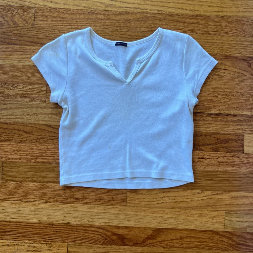 Brandy Melville White Cropped T-Shirt